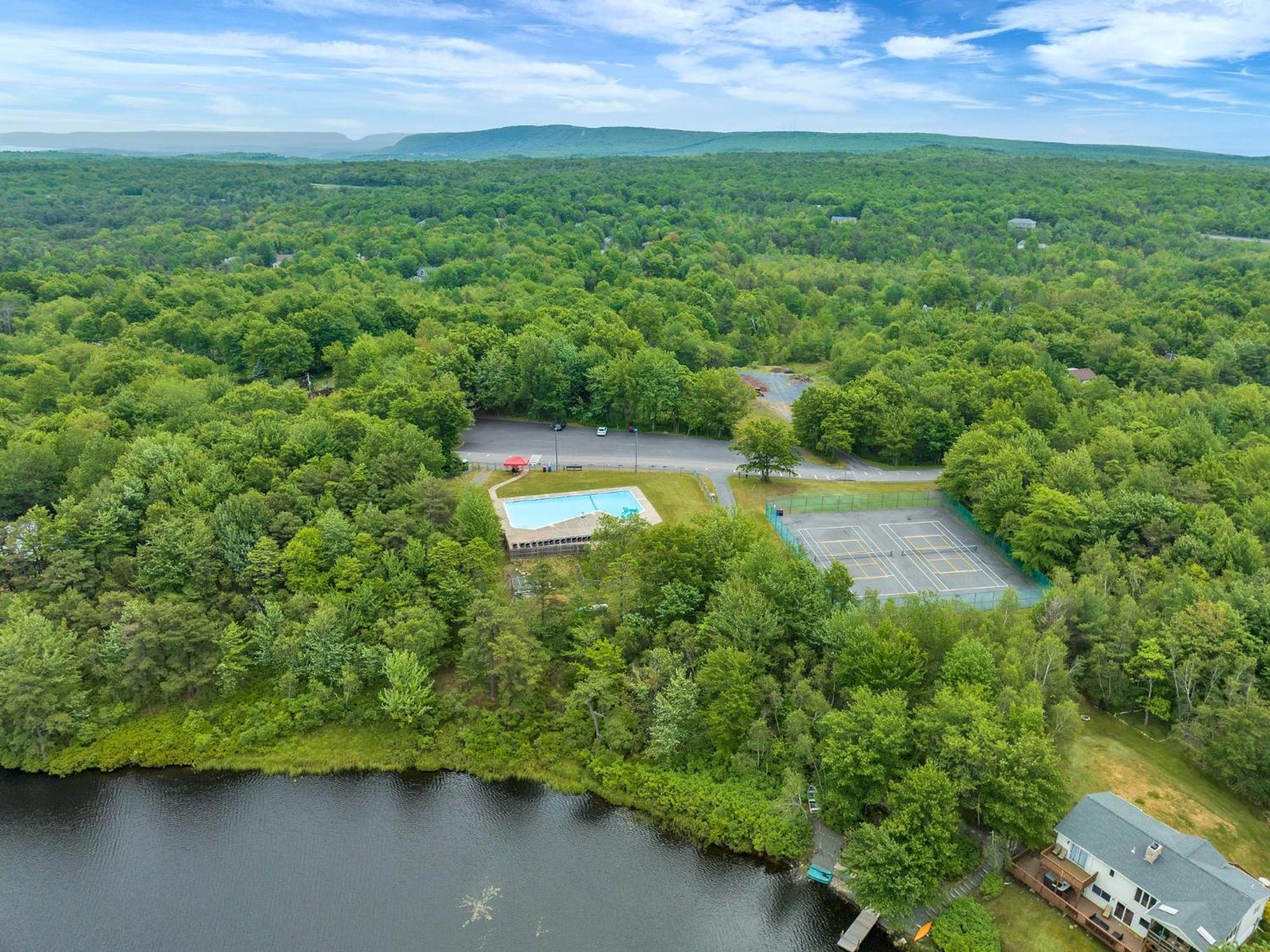 The Sage Chalet In Emerald Lakes, Poconos! Long Pond Exteriör bild